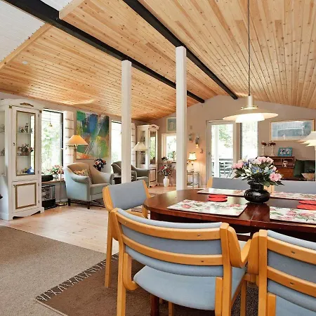 Two-bedroom Holiday In Hyllinge 3 *